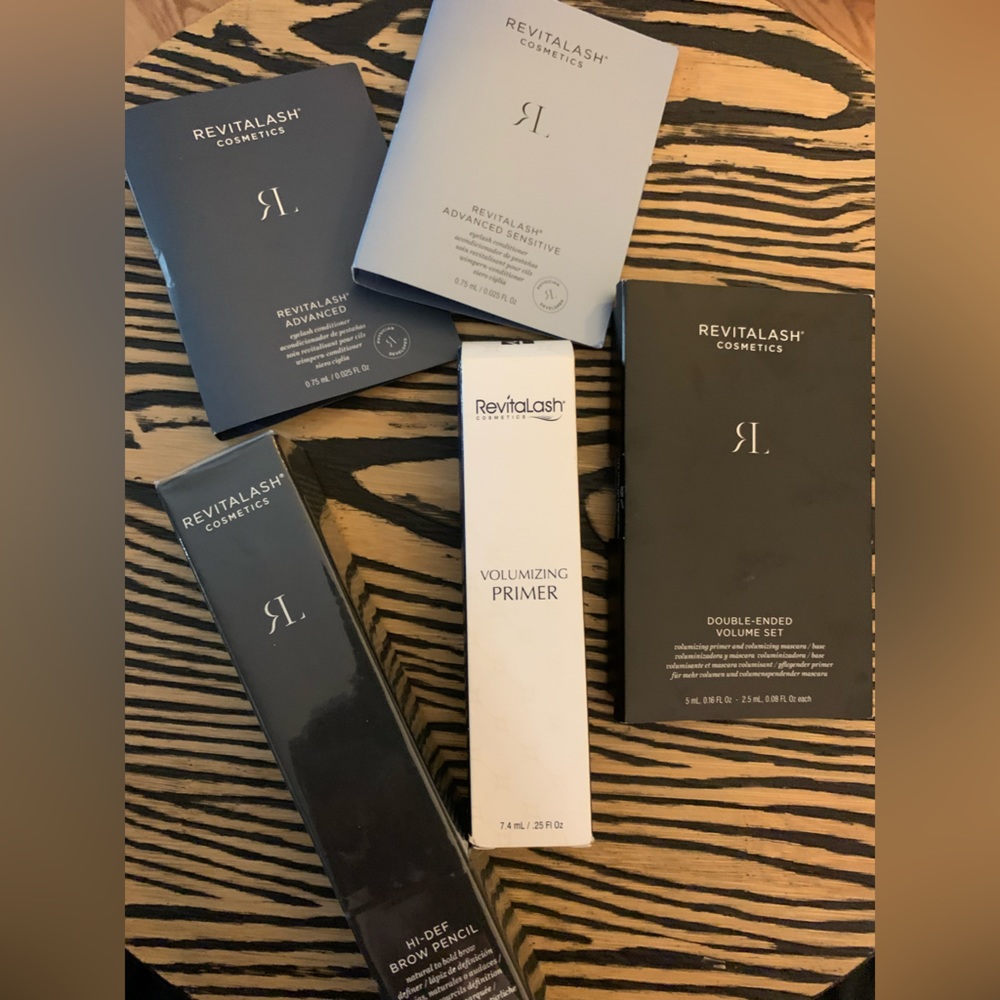 Revitalash Hi-Def Brow Pencil with Volumizing Primer & Samples
